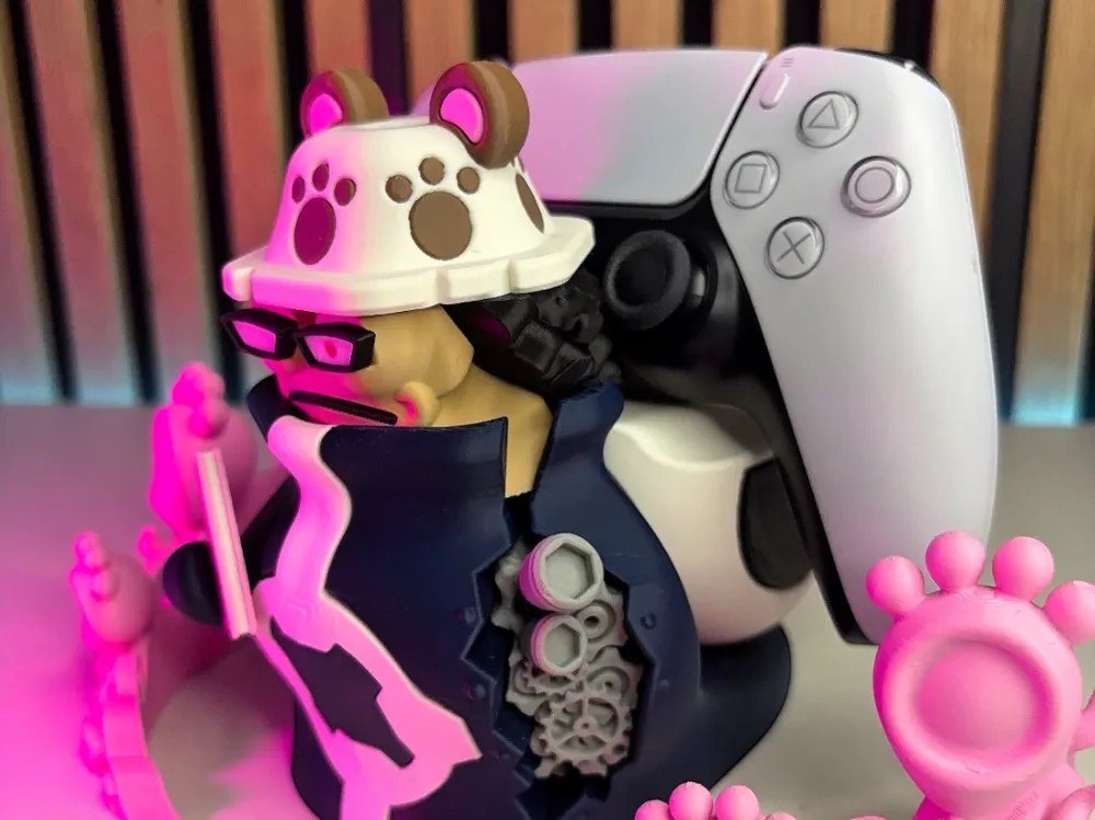 Controller Stand - Bartholomew Bear From One Piece