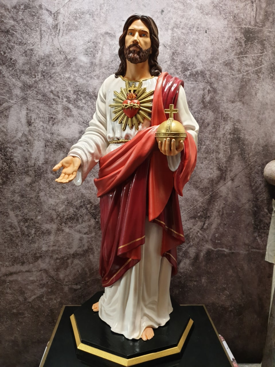 Jesus Statue 2 5 Mil