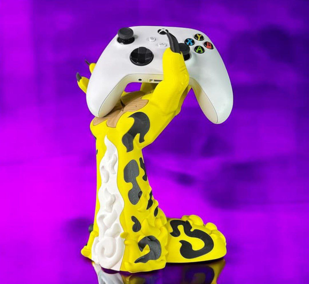 Universal Controller Stand By Rob Lucci