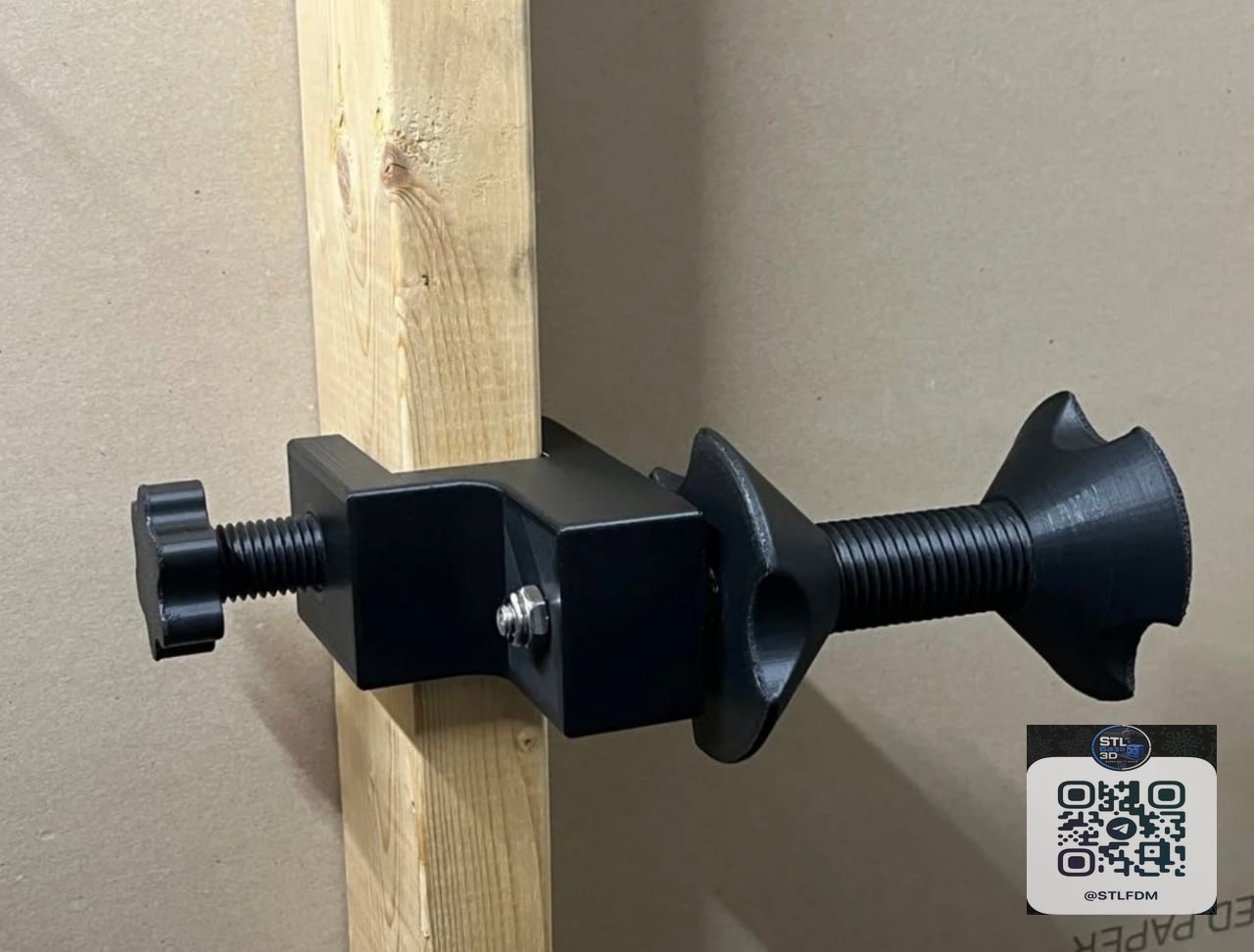 Stud-Mounted Spool Holder - 7300015