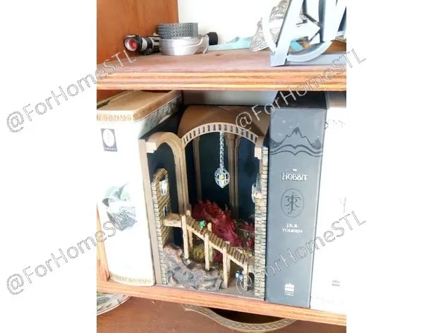 The Hobbit - Book Nook (NO SUPPORTS)