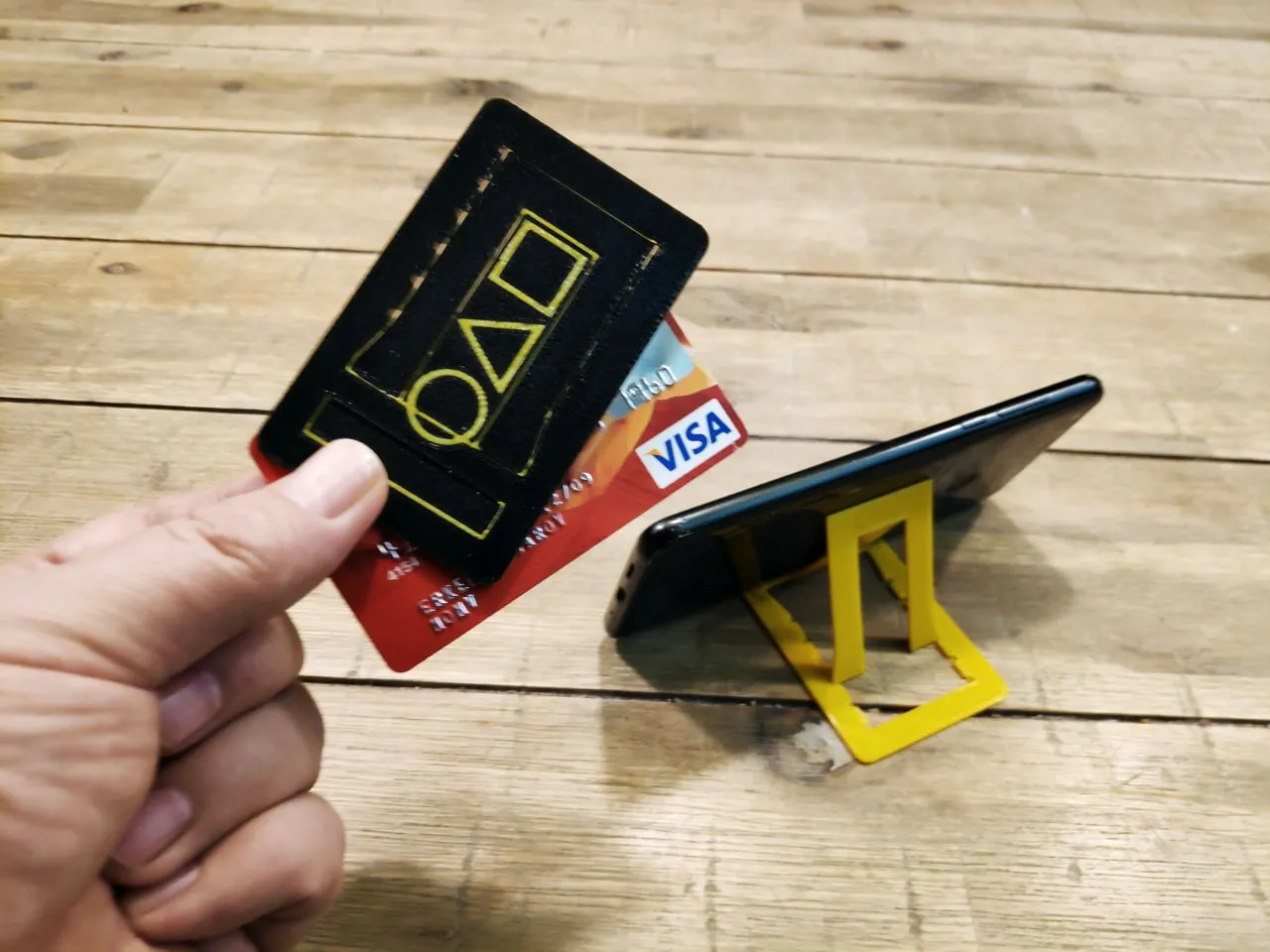 Credit-Card-Phone-Stand-Model Files