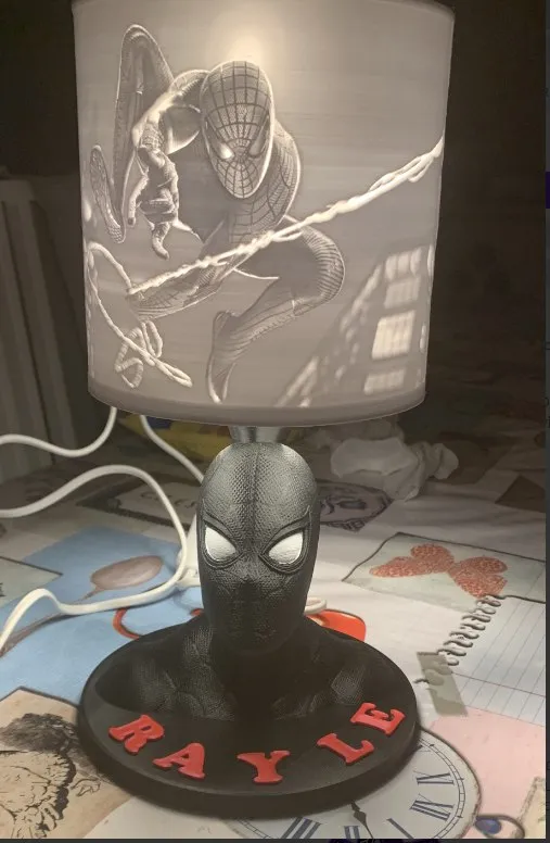 ├®Crou Socle Spiderman