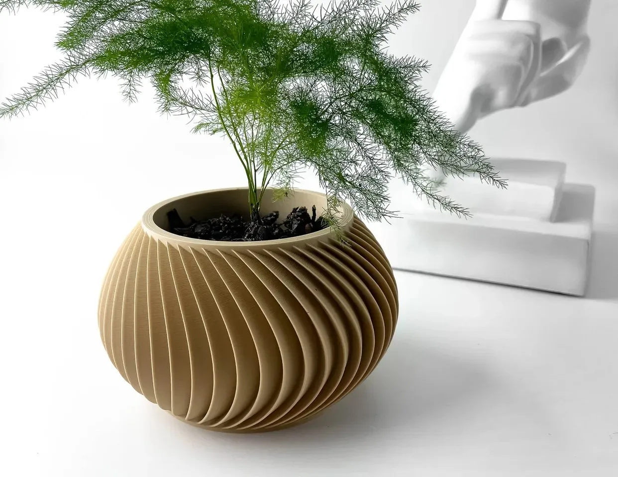 The-Caleth-Planter-Pot-With-Drainage-Tray