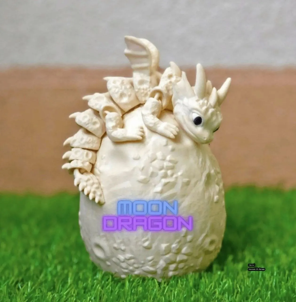 Moon Dragon
